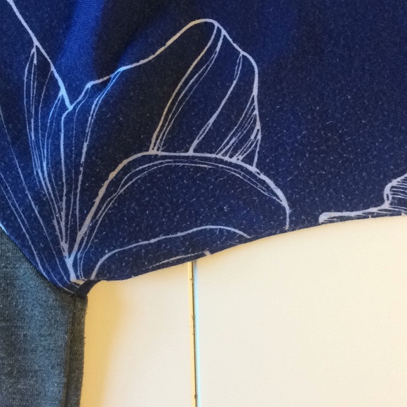 🌺 LuLaRoe Hibiscus Randy - Picture 6 of 7